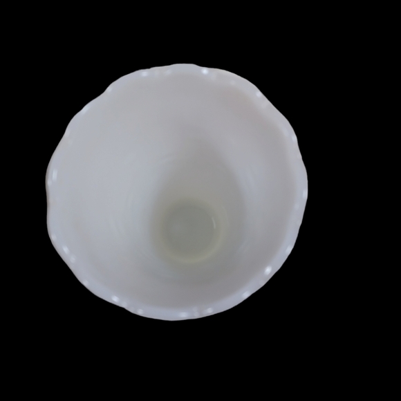 Vintage White Milk Glass Vase with Raised Design and Scalloped Edges - Picture 3 of 4